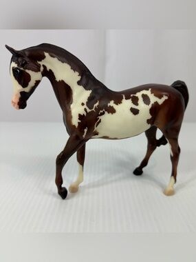 Classic Breyer Horse Chestnut Brown Pinto from the Deluxe Barn Set Johar Mold